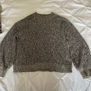 H&M women’s baggy knit sweater. Black and white size XL.